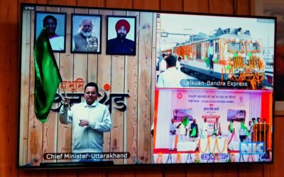 मुख्यमंत्री ने कहा कि बाबा कैंची धाम के आशीर्वाद से आज लालकुंआ से बांद्र के मध्य ट्रेन संचालन का स्वप्न पूरा हुआ है